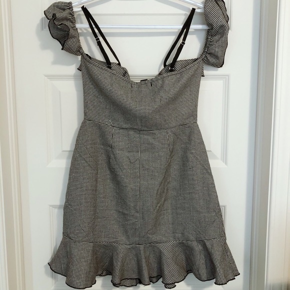 Sale! 2/$30 NWOT cute off shoulder dress by For21 - Picture 1 of 4